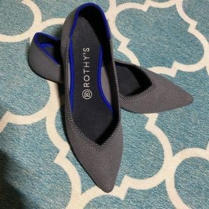 Rothy’s The point in bird’s cloud grey birdseye, size 9.5